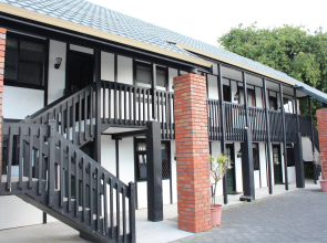 Grosvenor Motor Inn