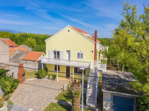 Apartment Luna Near the Beach