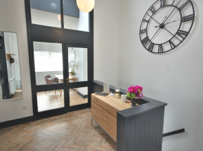 Highwood House - Luxury Cottage, Hot Tub, Sea Views