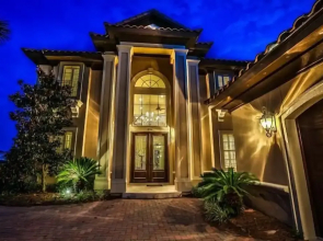 Endless Sunset 4 Bedroom Holiday Home by Five Star Properties