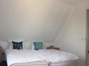 Stunning Home in Opperdoes With 2 Bedrooms and Wifi