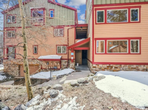 Snodallion 25 - Walk to Slopes/Walk to Town by RedAwning