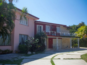 6 Bedrooms Pool Villa