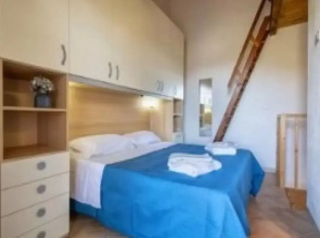 Cozy Flat Just Steps From the Beach