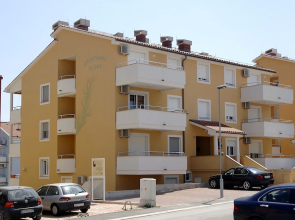 Apartments Flora