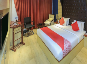 OYO 26794 White Lotus Hotel