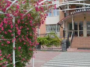 Hotel Ekvator
