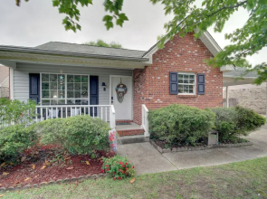 Charming Family Cottage Near Pass Christian Beach!