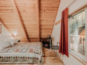 Baker Rim Cabin 17 - A Rustic Family Cabin With Modern Features
