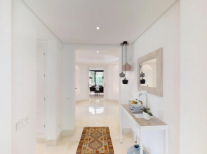 27175-Luxury Villa with heated pool