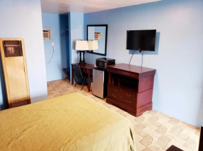 Trade Winds Motel