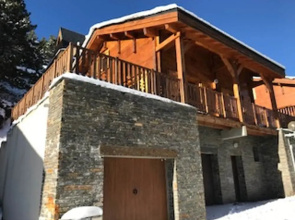 Chalet With 3 Bedrooms in Les Angles, With Wonderful Lake View and Fur