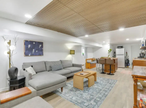 2 Mi to Logan Square: Pet-friendly Urban Oasis!