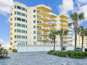 Waterview Towers 732 3 Bedroom Condo by RedAwning