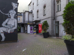 Follow the rabbit Apartment