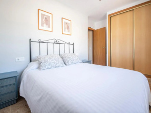 R129 Apartamento con terraza y piscina comunitaria cerca de la playa