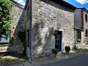 Vintage Holiday Home in Verlaine-Sur-Ourthe with Valley View