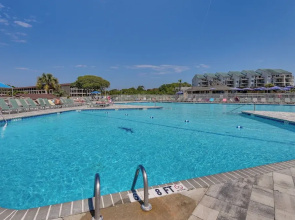 Walk to Beach: Resort Perks at Hilton Head Condo!