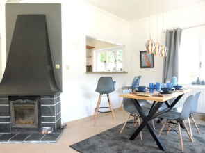 Modern Holiday Home in Waulsort with Terrace