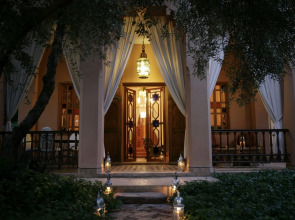 Dar Ayniwen Garden Hotel & Bird Zoo