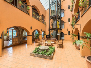 Hotel La Abadia Tradicional