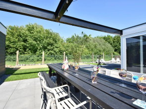 Classy Holiday Home in Sint Annaland with Garden, Barbecue