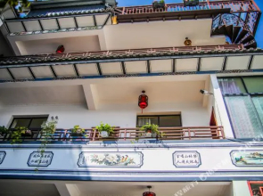 Linglan Xiaozhu Inn