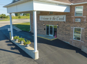Schmidt's Creek Hotel