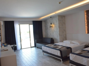 White City Beach - Adults Only