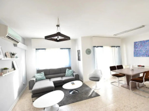 Glabur Stays - The Cozy 2 BDR - Nicosia City, Free Parking & Wifi, Welcomes You!!!