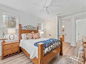 1375 Laurel Grove 2G S 3BR 3BA 12