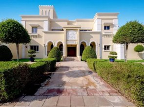 Beautiful 7 Bedrooms Villa A10