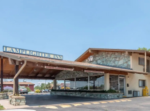 Lamplighter Inn