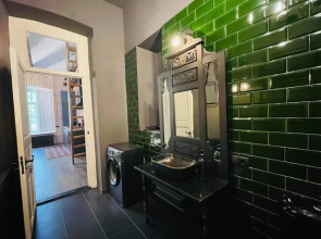 Writer's Loft w/ workspace-get inspired by comfort