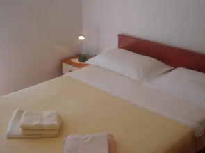 Four-Bedroom Holiday Home in Grohote