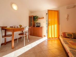 Cozy Apartment With air Conditioning Near the Sea
