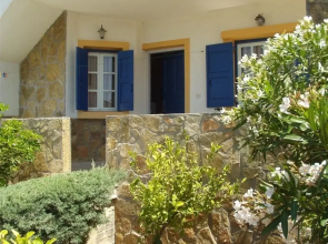 Eleni's Apartments