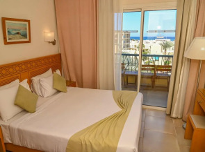 Eagles Downtown Zahabia & Beach Resort