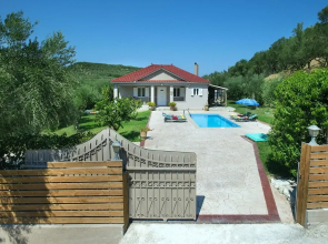 Zante Luxurious Villa-Private Heated Pool & Big Garden