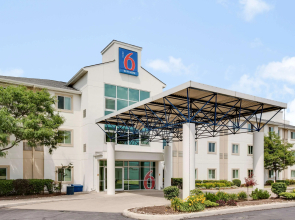 Motel 6 Brampton, ON - Toronto