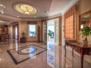 Frido Luxury Villa