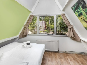 Bungalow in Bospark 't Wolfsven Near Nature