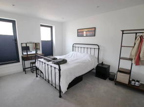 Queens Lodge Guest House