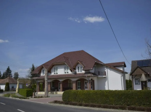 Főnix Apartmanház