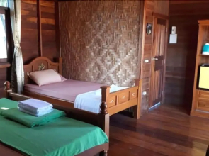 Baan Lee Bungalows
