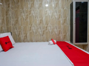 RedDoorz near Kendari Beach 2