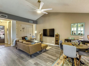 'coyote Casa' w/ Mtn Views in Tuscon Desert Oasis