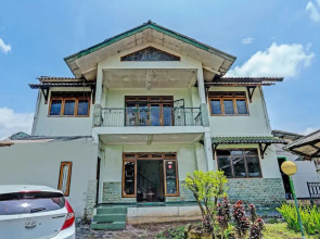 OYO 92431 Grand Bintang Guest House