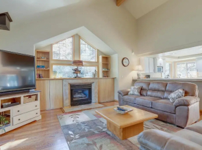 13 Ollalie-Great Yard-3BR/3BA