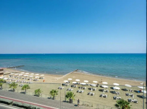 Dinglis Beach Hotel Apartments